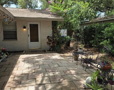 3074 Pine Tree Avenue - Photo Thumbnail 9
