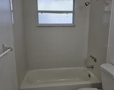3074 Pine Tree Avenue - Photo Thumbnail 17