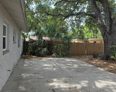 3074 Pine Tree Avenue - Photo Thumbnail 26