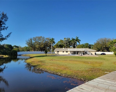 1730 Robinhood Lane - Photo Thumbnail 33