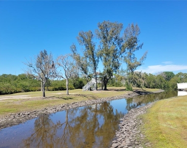 1730 Robinhood Lane - Photo Thumbnail 27