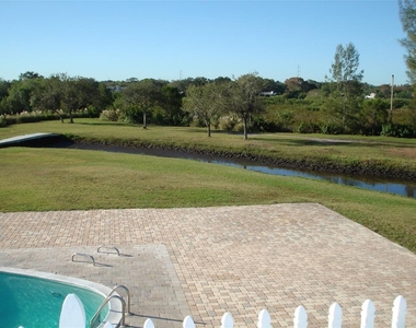 1730 Robinhood Lane - Photo Thumbnail 16