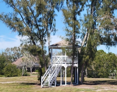 1730 Robinhood Lane - Photo Thumbnail 28