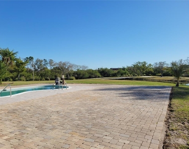 1730 Robinhood Lane - Photo Thumbnail 31