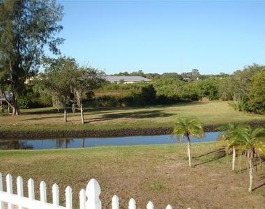 1730 Robinhood Lane - Photo Thumbnail 18