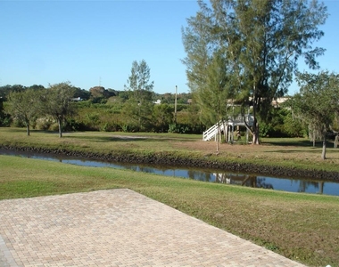 1730 Robinhood Lane - Photo Thumbnail 17
