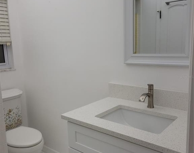 1730 Robinhood Lane - Photo Thumbnail 9