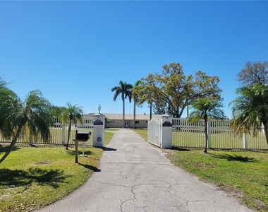 1730 Robinhood Lane - Photo Thumbnail 1
