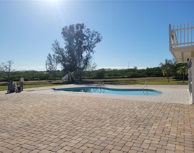 1730 Robinhood Lane - Photo Thumbnail 30