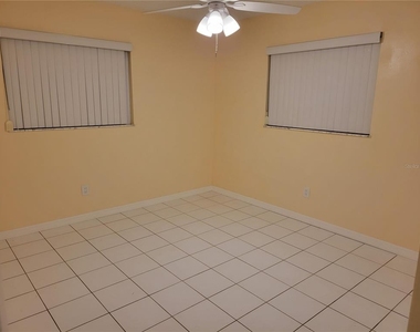 1730 Robinhood Lane - Photo Thumbnail 6