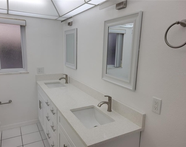 1730 Robinhood Lane - Photo Thumbnail 7