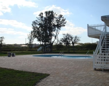 1730 Robinhood Lane - Photo Thumbnail 25