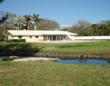1730 Robinhood Lane - Photo Thumbnail 14