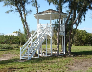 1730 Robinhood Lane - Photo Thumbnail 19