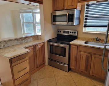 750 Burlington Avenue N - Photo Thumbnail 10