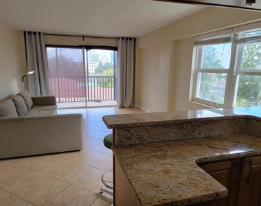 750 Burlington Avenue N - Photo Thumbnail 9