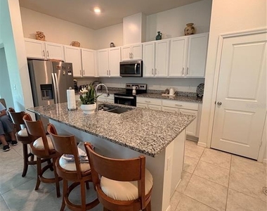 9051 Oscraft Drive - Photo Thumbnail 11