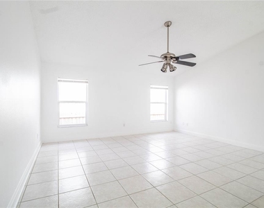 2782 Picadilly Circle - Photo Thumbnail 9