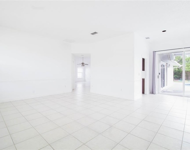 2782 Picadilly Circle - Photo Thumbnail 2