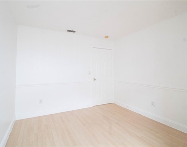 2782 Picadilly Circle - Photo Thumbnail 16