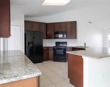 2782 Picadilly Circle - Photo Thumbnail 7