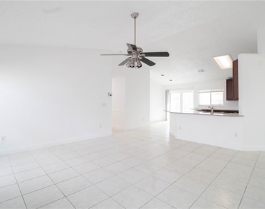 2782 Picadilly Circle - Photo Thumbnail 5