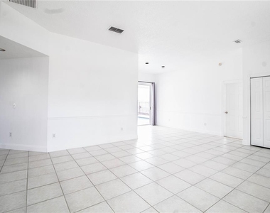 2782 Picadilly Circle - Photo Thumbnail 3