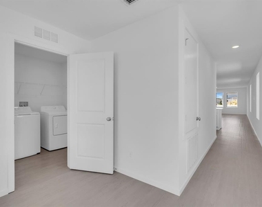 5540 Sapote Court - Photo Thumbnail 7