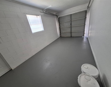 5451 Nw 3rd Place - Photo Thumbnail 2