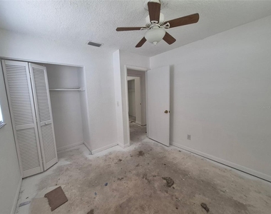 5451 Nw 3rd Place - Photo Thumbnail 5