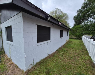 1106 Sw 5th Street - Photo Thumbnail 2