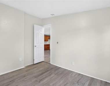 6766 Ne 1st Place - Photo Thumbnail 19