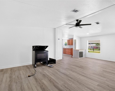 6766 Ne 1st Place - Photo Thumbnail 6