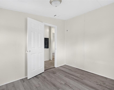 6766 Ne 1st Place - Photo Thumbnail 17