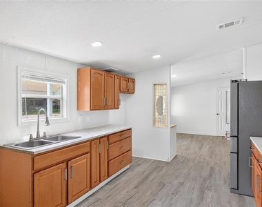 6766 Ne 1st Place - Photo Thumbnail 10