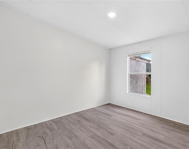 6766 Ne 1st Place - Photo Thumbnail 20