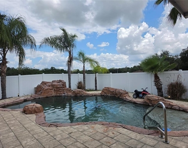 2215 Kingscrest Circle - Photo Thumbnail 15