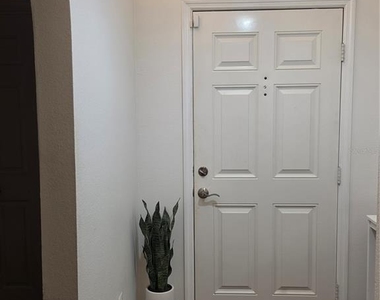 2215 Kingscrest Circle - Photo Thumbnail 10