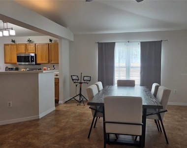 2215 Kingscrest Circle - Photo Thumbnail 5