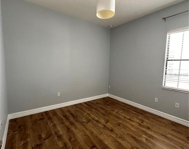 8244 Prestbury Drive - Photo Thumbnail 21
