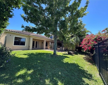 8244 Prestbury Drive - Photo Thumbnail 28