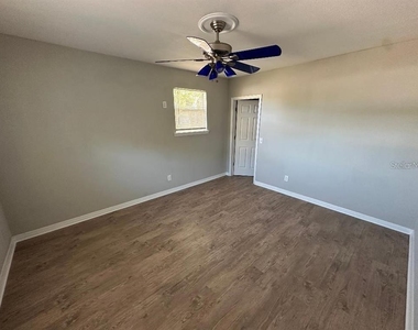 887 Eastbrook Boulevard - Photo Thumbnail 12