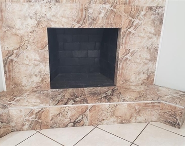 887 Eastbrook Boulevard - Photo Thumbnail 7