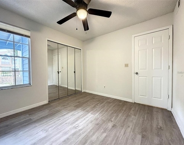 2717 N Poinciana Blvd - Photo Thumbnail 12