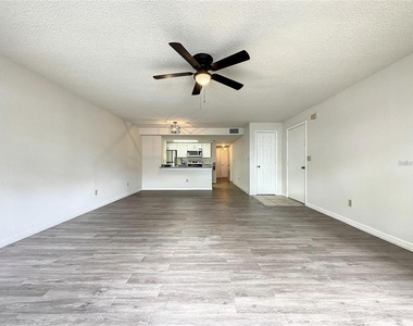 2717 N Poinciana Blvd - Photo Thumbnail 5