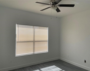 826 Camargo Way - Photo Thumbnail 7