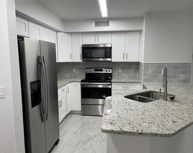 826 Camargo Way - Photo Thumbnail 3
