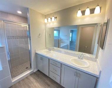 188 Foxtail Loop - Photo Thumbnail 12