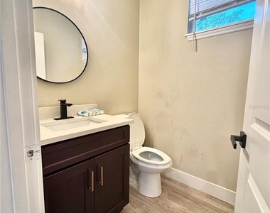 113 E Cleveland Street - Photo Thumbnail 6