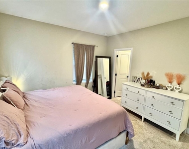 113 E Cleveland Street - Photo Thumbnail 8
